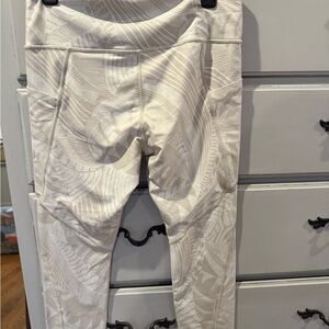 Athleta Patterned Cream Leggings Size L